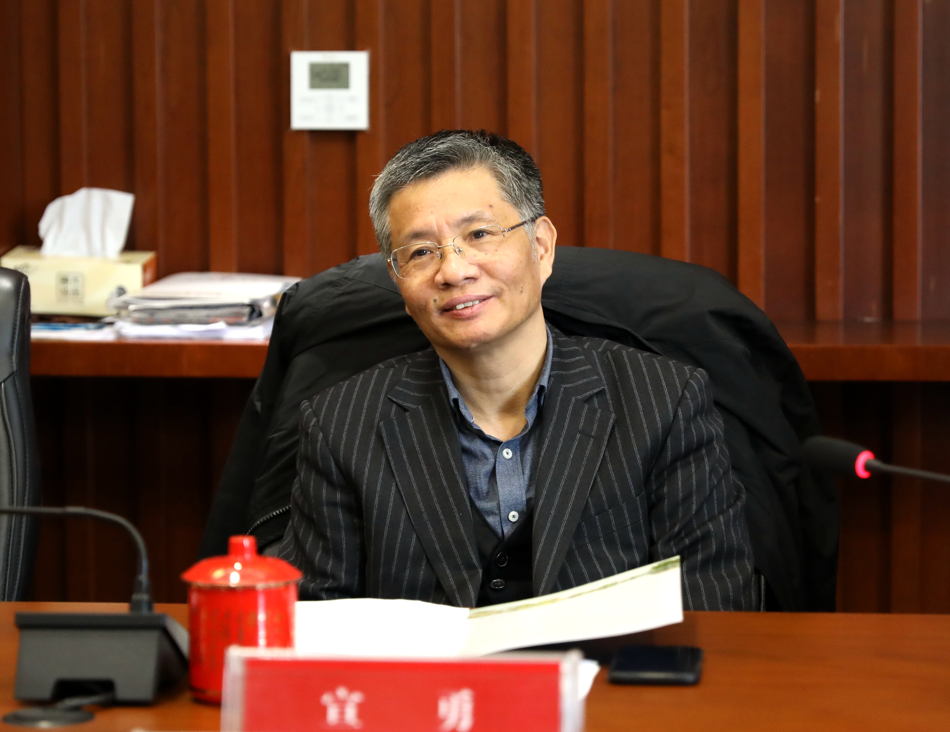 宣勇会见西湖区区长董毓民一行